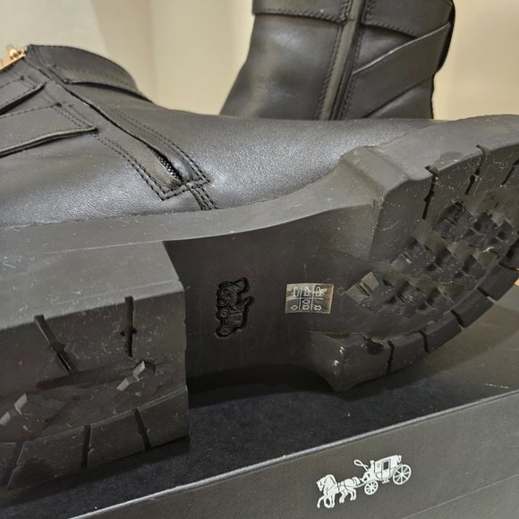 Coach womens lug boots. - Picture 5 of 5